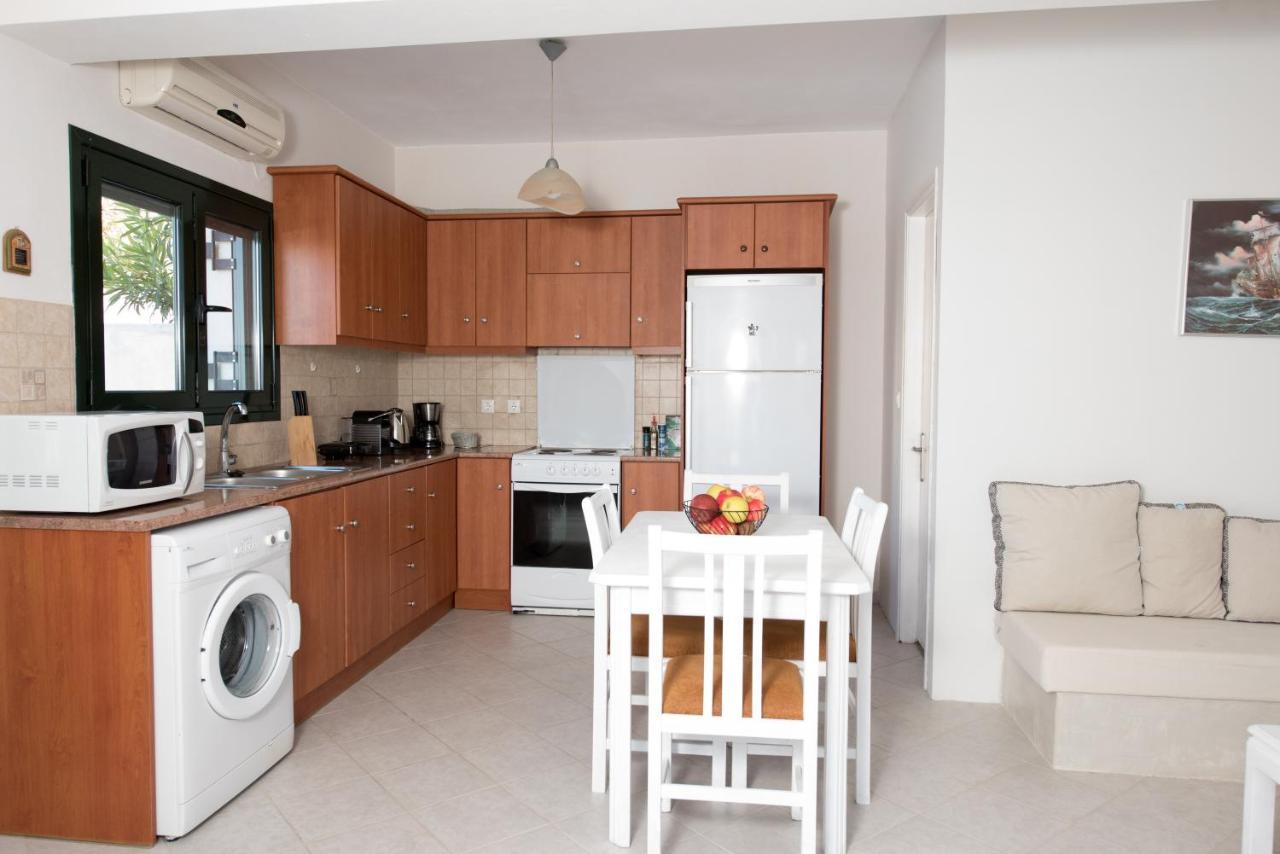 Villa Endless Blue Kalamítsi Екстериор снимка