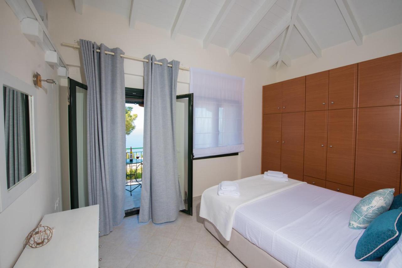 Villa Endless Blue Kalamítsi Екстериор снимка