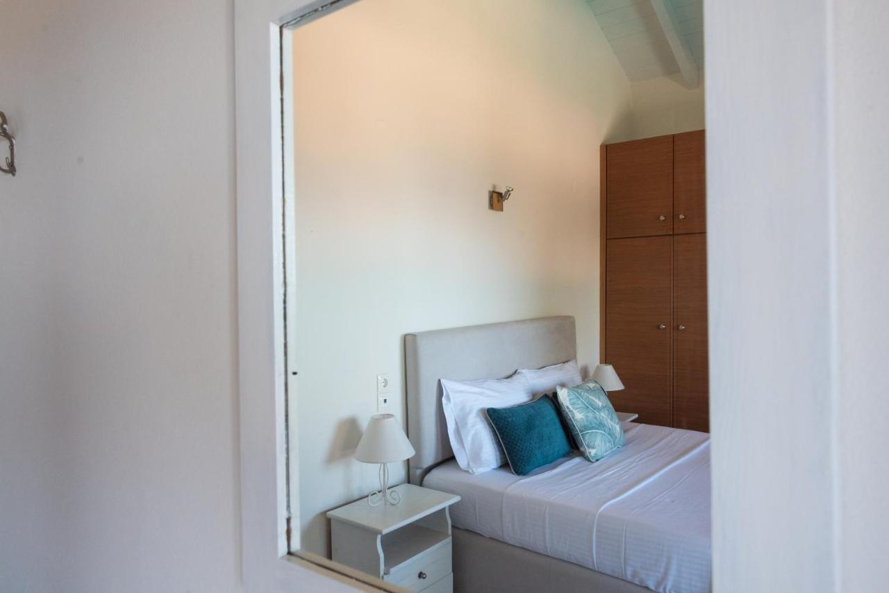 Villa Endless Blue Kalamítsi Екстериор снимка