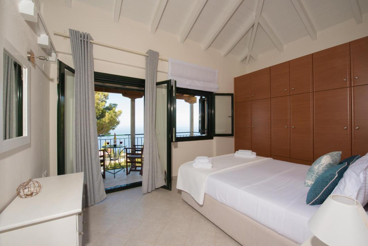 Villa Endless Blue Kalamítsi Екстериор снимка